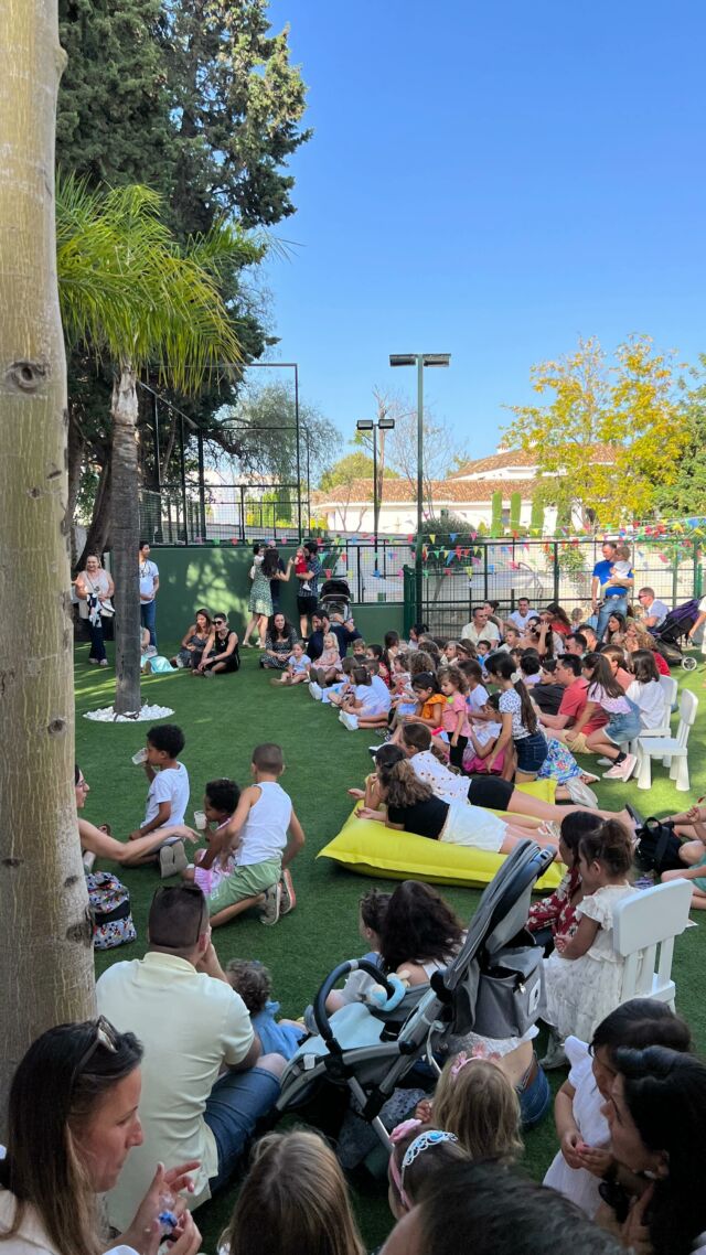 ¡Qué maravillosa manera de celebrar el fin del año escolar en #CasaAngeles !

Muchísimas gracias familias por acompañarnos, lo pasamos en grande: show de magia 💫 manualidades (gracias a @ludoteca.miniclub.la.pinata ), juegos, música y muchísima diversión ❤️

Y qué decir de nuestra fantástica rifa, ya veis en las caras de los ganadores los súper premios que sorteamos… 

MILLONES DE GRACIAS a las generosas empresas que colaborasteis con nosotros ofreciendo magníficas experiencias:

@notablumarbella 
@bossaestepona 
@cines_kinepolis 
@selwo_aventura_ 
@selwo_marina_ 
@tabernascasablanca 
@a1_ambar 
@biovardi 
@hudabeauty 
@soniabellahairartist 

Este programa y todos los programas de #CasaAngeles son posibles gracias a @globalgiftfoundation y su fundadora @mariarbravo , a vuestra colaboración con donaciones y a el apoyo de empresas y empresarios solidarios y comprometidos con nuestro proyecto como @zazoumarbella @mamzelmarbella y @notablumarbella 

Gracias a @miuc_university por ofrecernos su parking para que las familias puedan tener un acceso más fácil a nuestro centro.

Gracias @ayuntamientomarbella que subvencionar parte de los gastos corrientes de #CasaAngeles 

¡Muchísimas gracias a tod@s!
❤️🏡❤️

#CasaAngeles
#CasaGlobalGift 
#GlobalGiftFoundation
#Marbella
#KidsMarbella 
#MarbellaKids
#MarbellaEnFamilia
#MarbellaFamily
#Inclusion 
#MarbellaInclusiva
#TalleresInclusivos